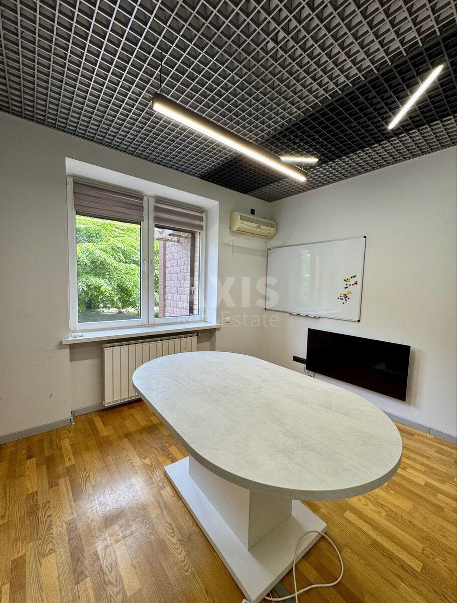 Office pr-t Geroi'v Stalingrada 8, 120m28