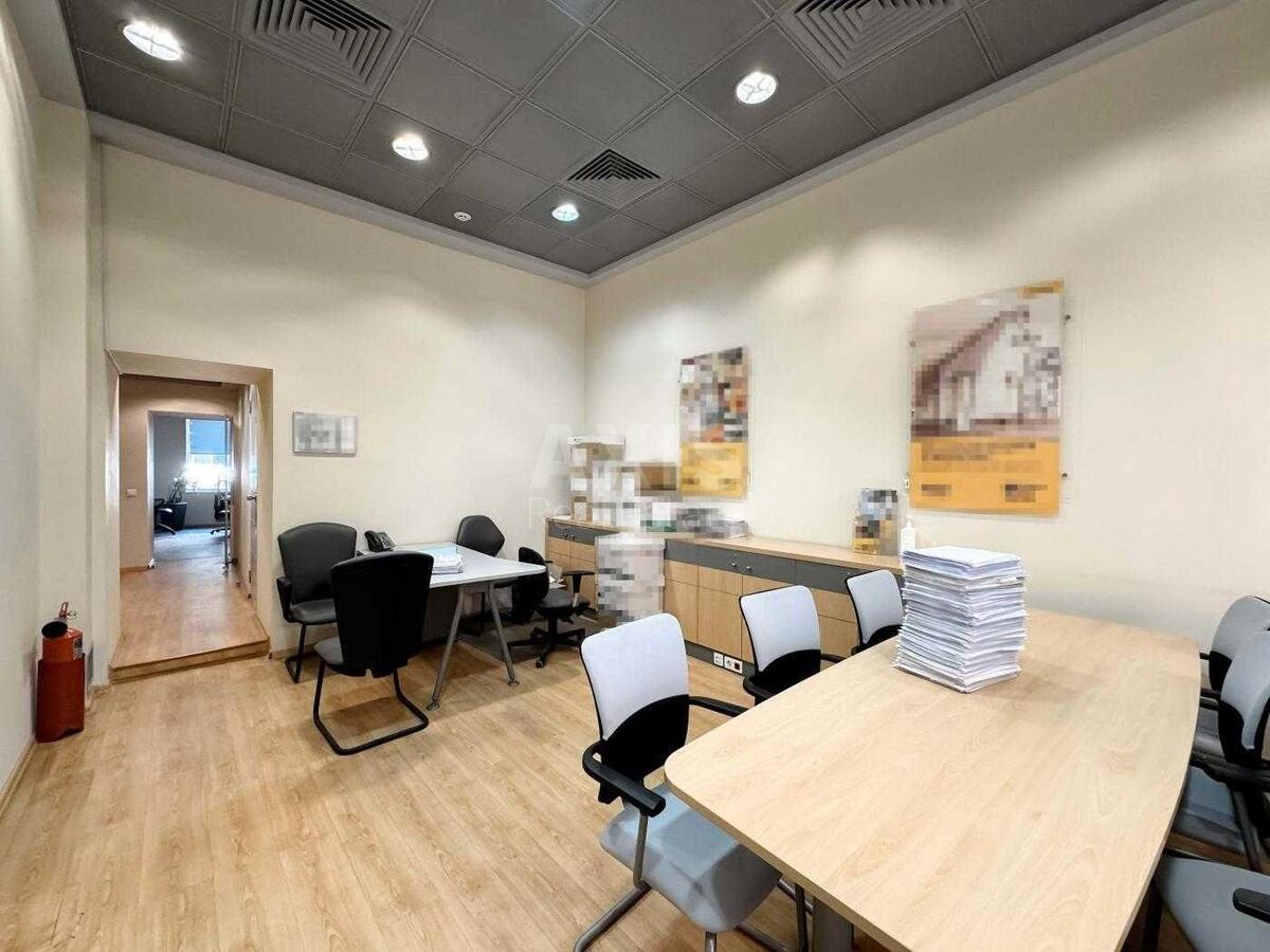 Office vul. Velyka Vasyl'kivs'ka 23, 277m22