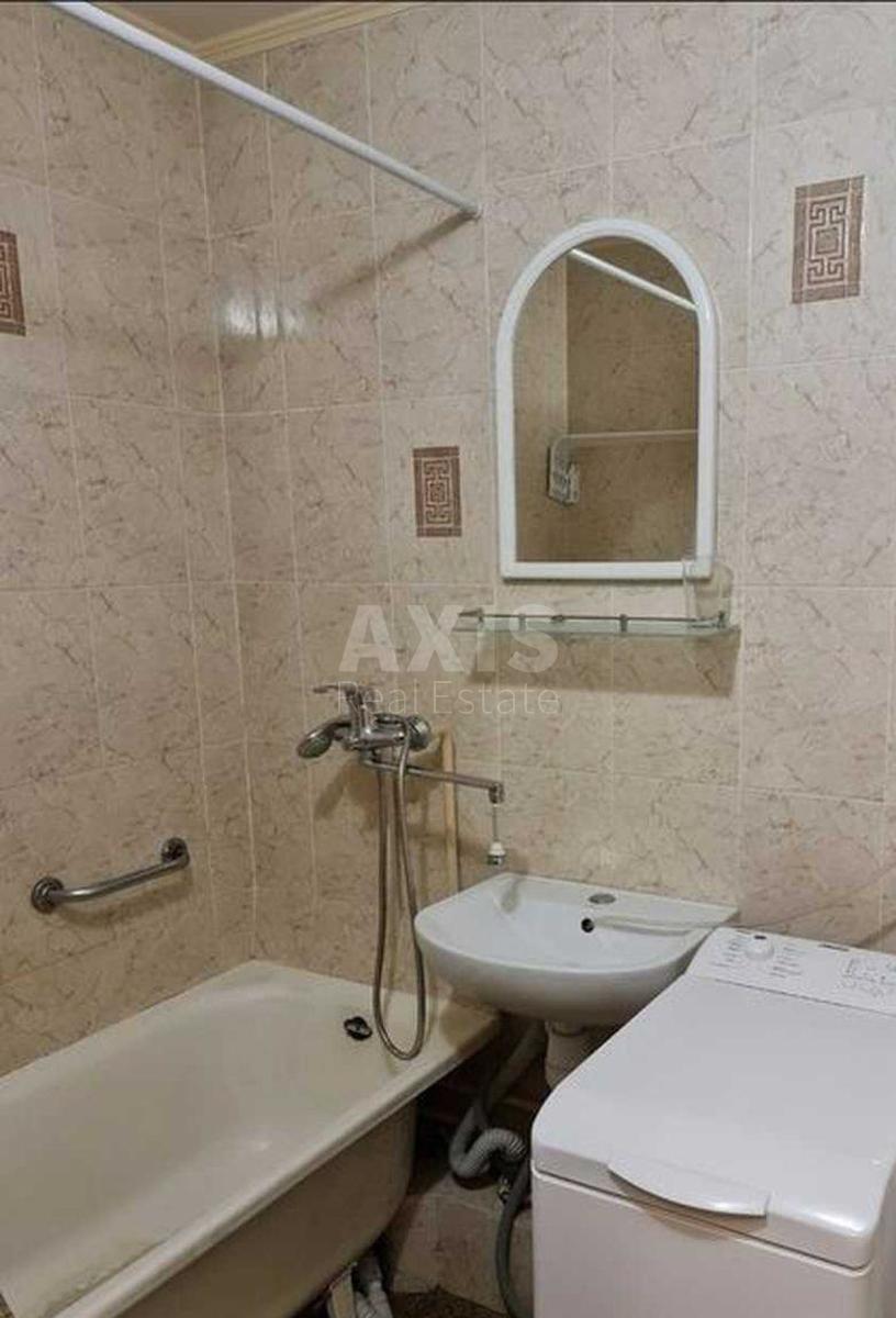1k apartment vul. Syn'oozerna 6А5