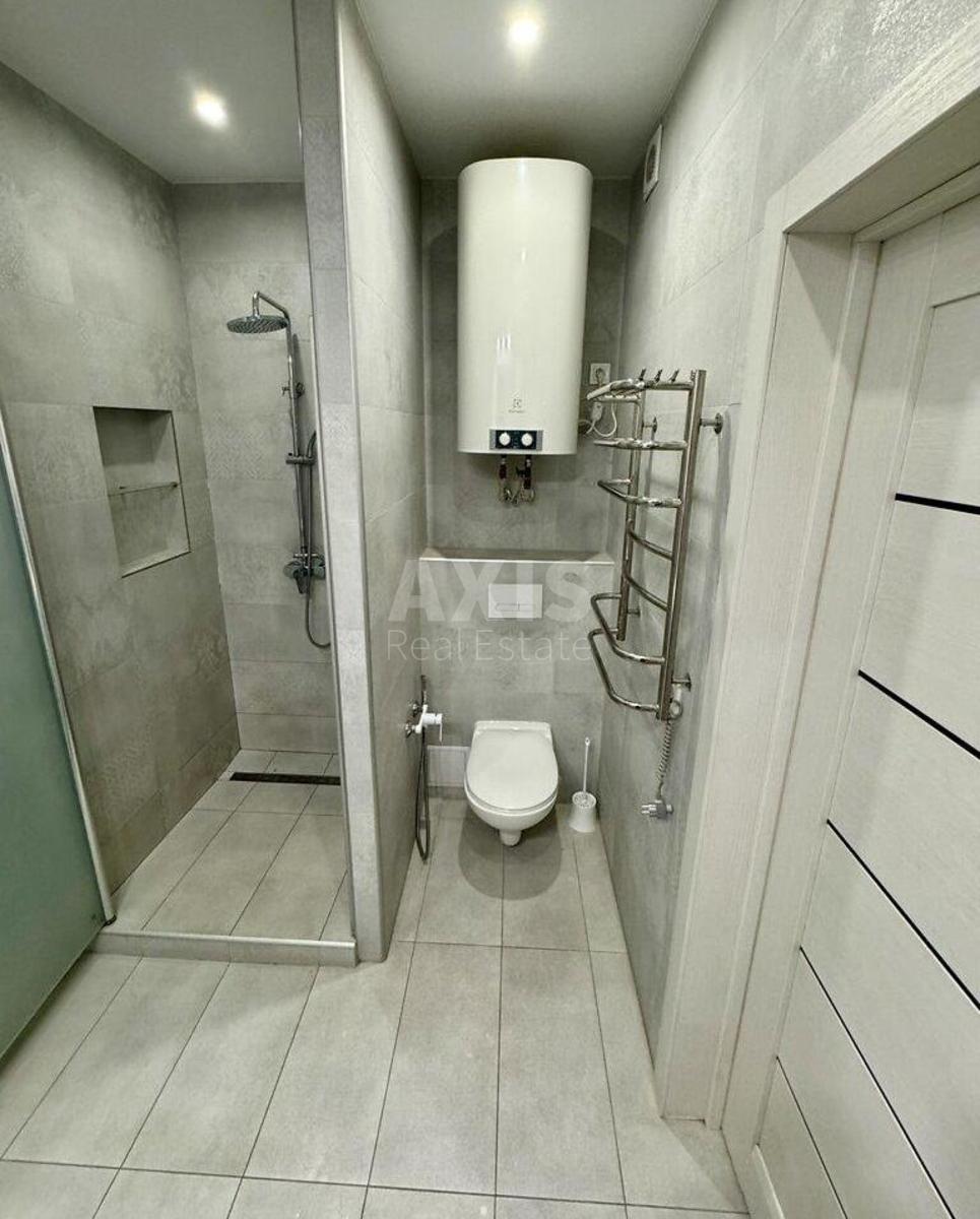 2k apartment vul. Revuc'kogo 404