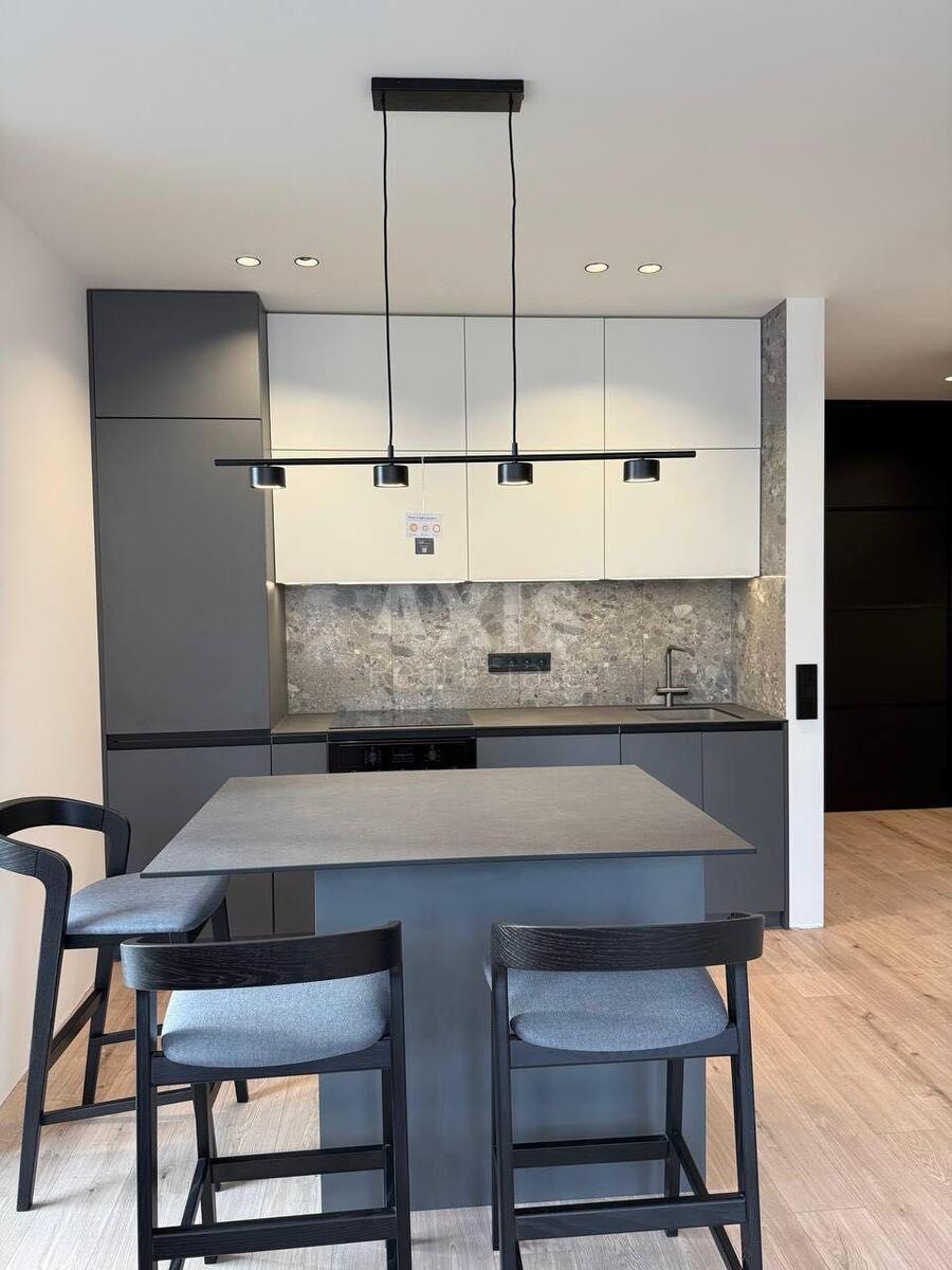 1k apartment vul. Saljutna 2Б0