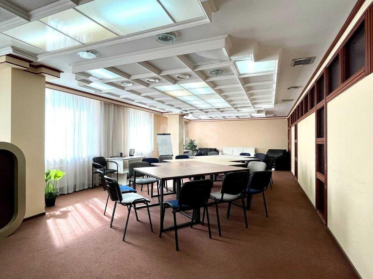 Office vul. Moskovs'ka 46/2, 65m2