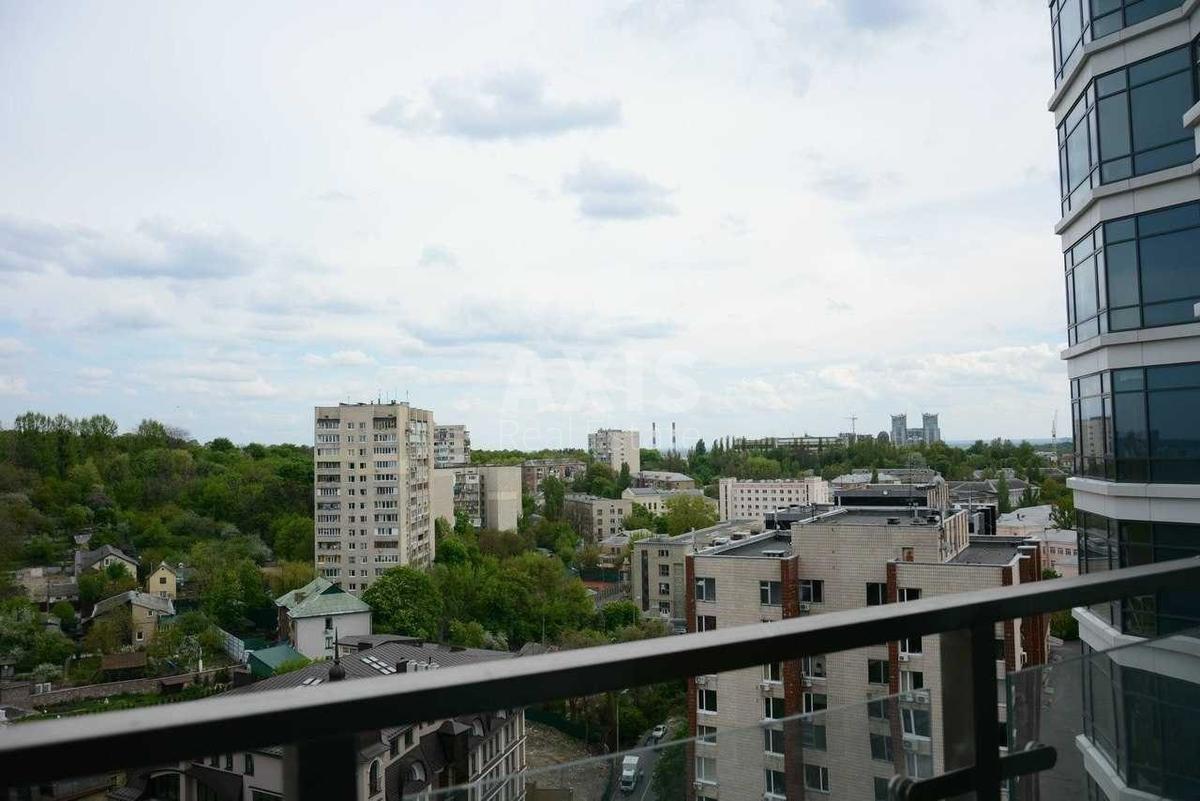4k apartment vul. Strutyns'kogo Sergija 2