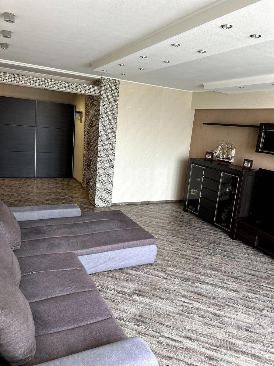 4k apartment vul. Sribnokil's'ka 22614133