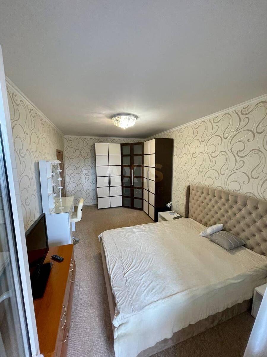 1k apartment vul. Urlivs'ka 19564352