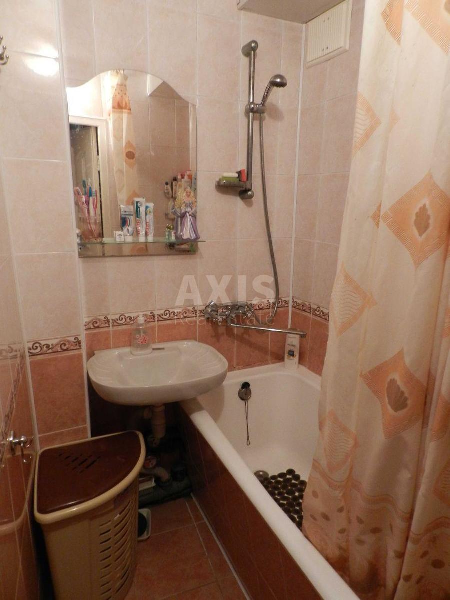 2k apartment vul. Kurnatovs'kogo 19А2