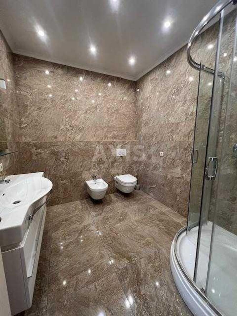 Офис спуск Кловский 7, 200м27