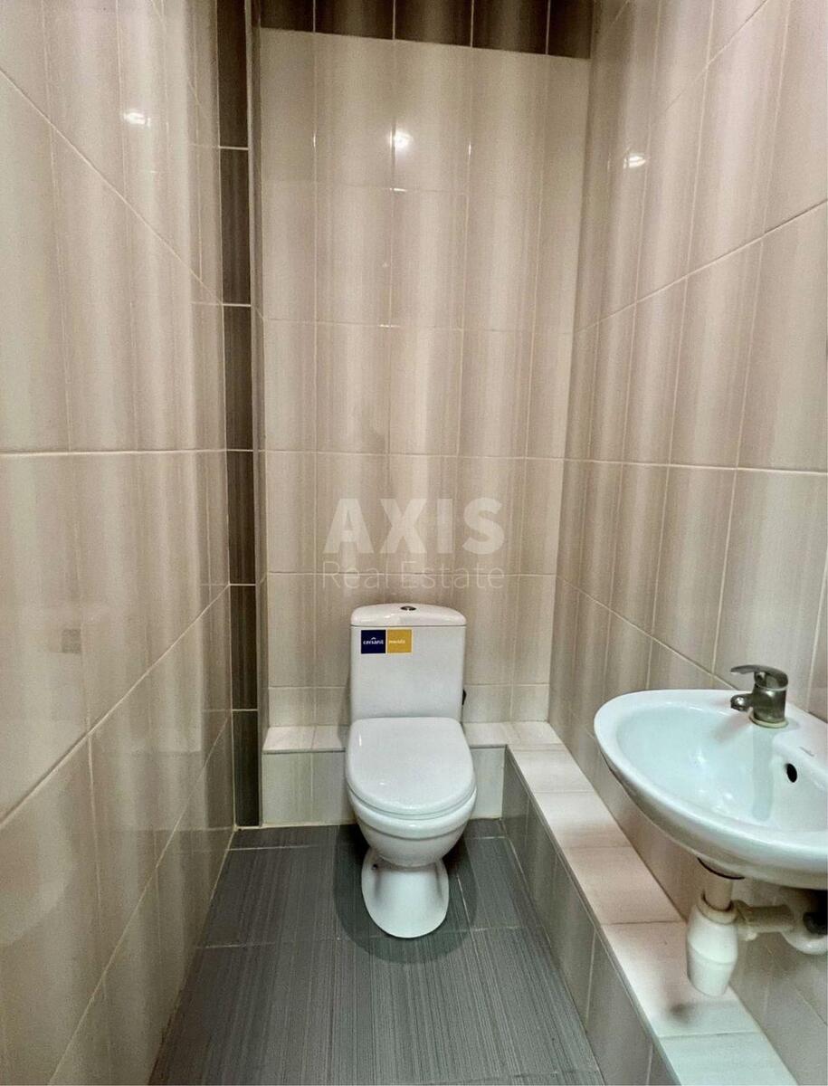 Office vul. Nyzhnij Val 15, 101m25