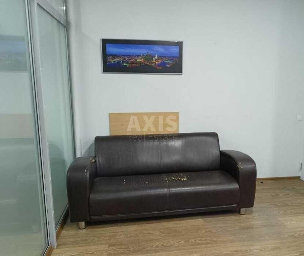 Office vul. Jevgena Konoval'cja 32Г, 177m26232613