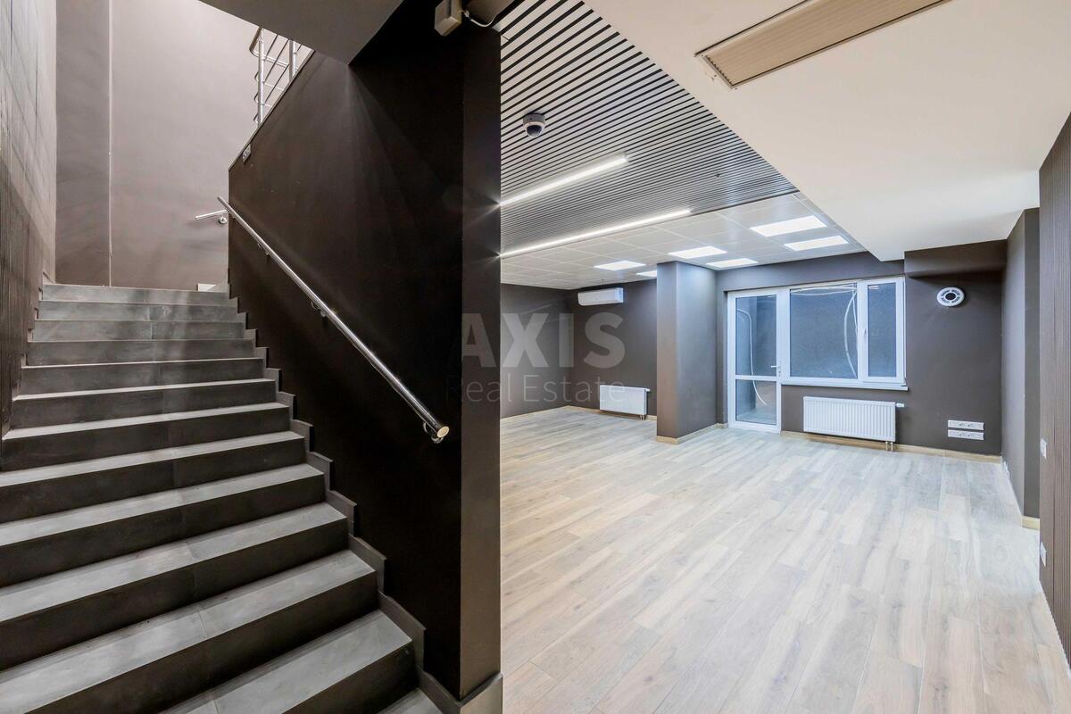 Офис ул. Сверстюка Евгения 6А, 241м2616839