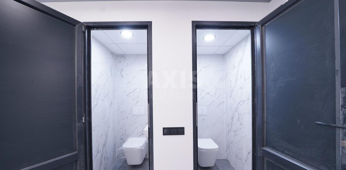 Office vul. Jevgena Konoval'cja 44А, 180m2619218