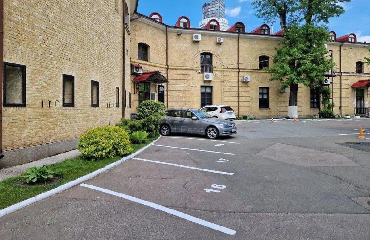 Office vul. Rybal's'ka 22, 465m2