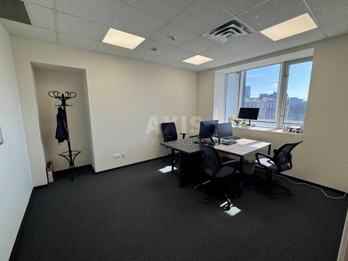 Office vul. Shovkovychna 42/44, 155m23