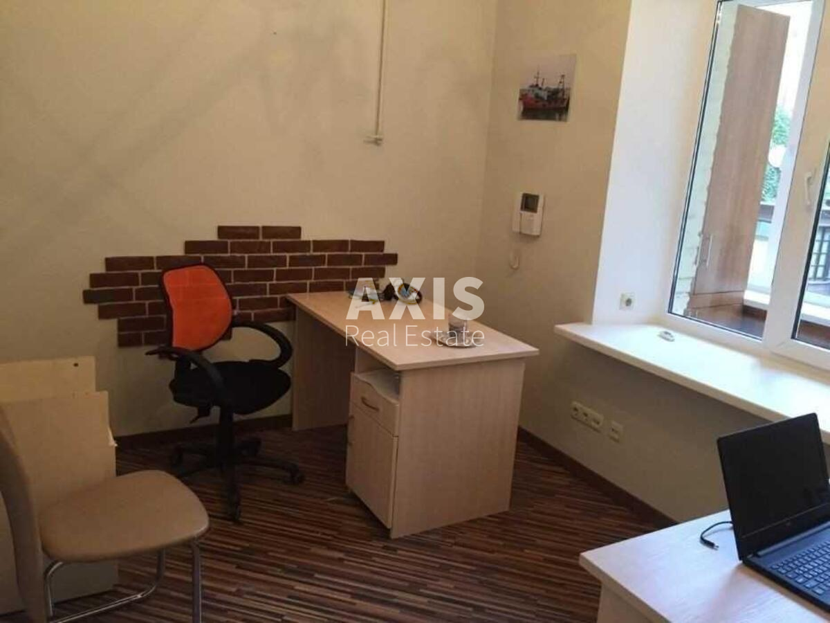 Office vul. Saksagans'kogo 49, 90m22