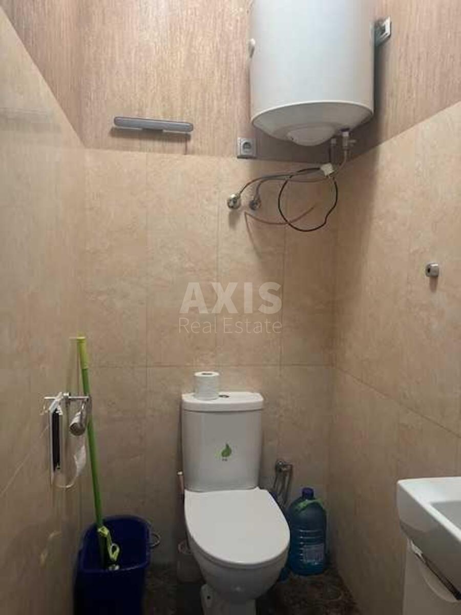 Office vul. Antonovycha 13, 85m211
