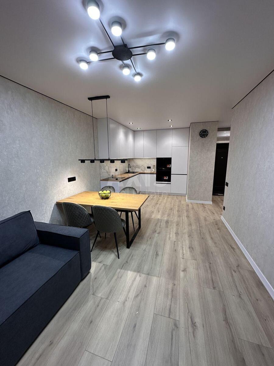 1k apartment vul. Rodyny Kristeriv 140
