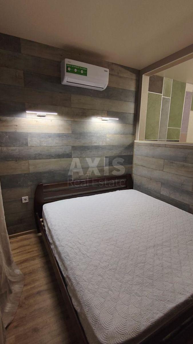2k apartment vul. Yulia Zdanovska 34Б5