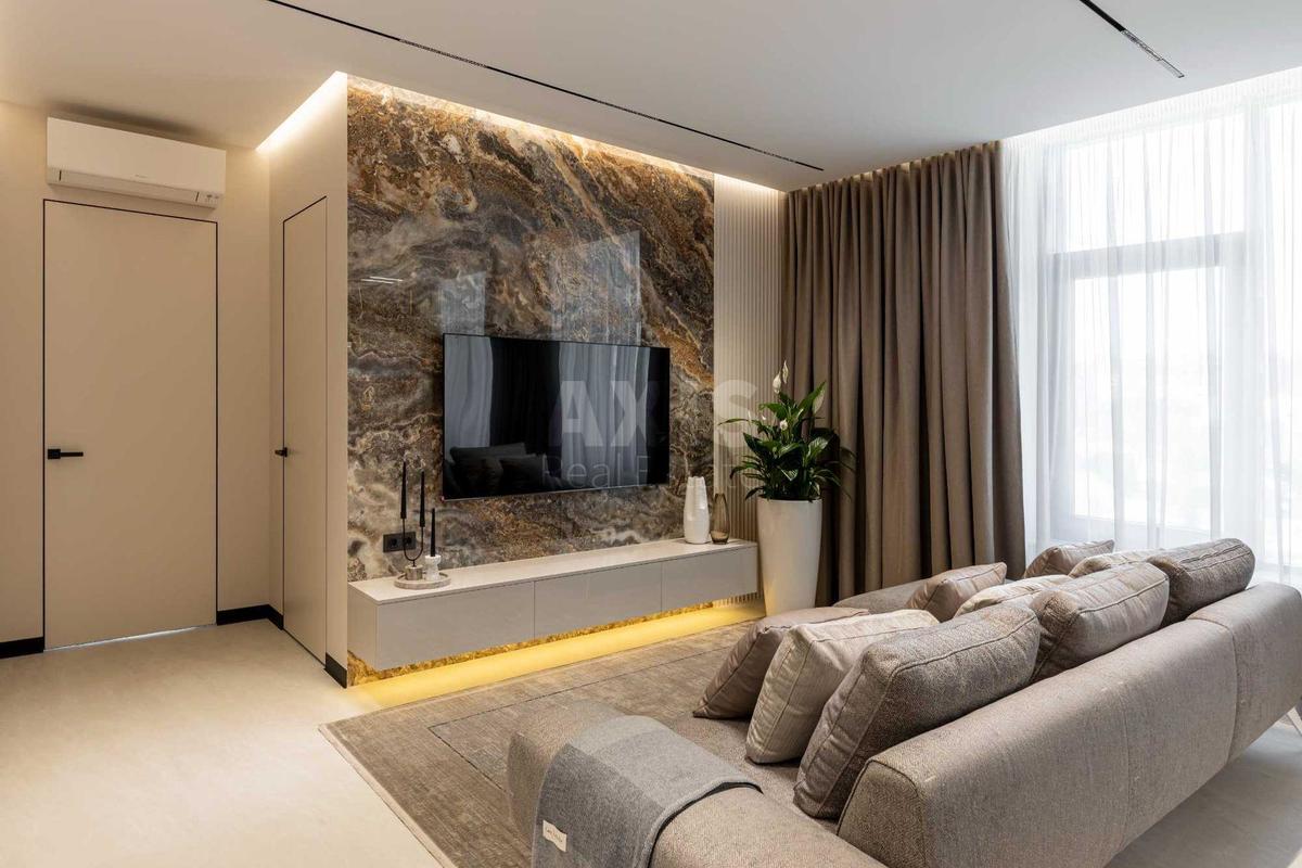 3k apartment vul. Dragomyrova Myhajla 181