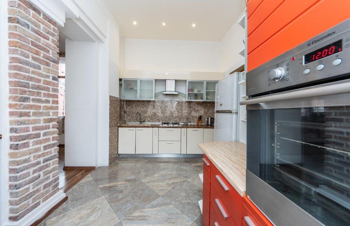 4k apartment vul. Gorodec'kogo Arhitektora 11А1