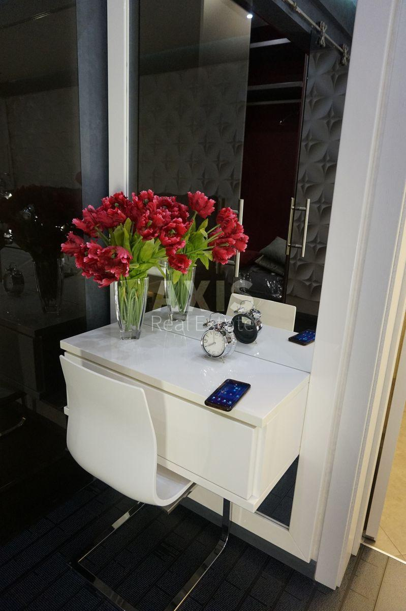 3k apartment vul. Parkovo-Syrec'ka 4Б580526