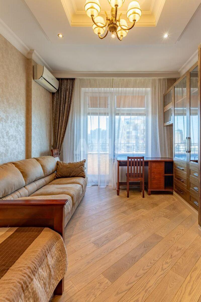 3k apartment vul. Jevgena Konoval'cja 36В5