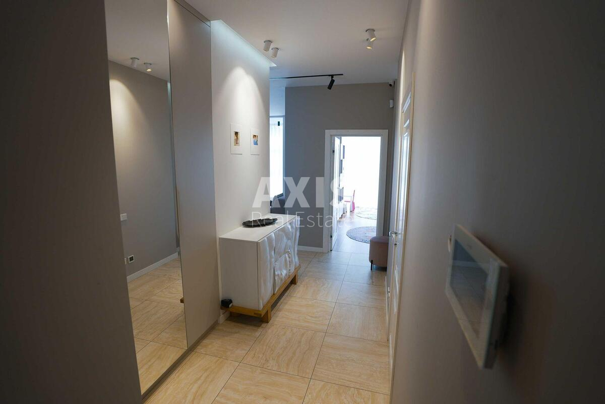 3k apartment vul. Dragomyrova Myhajla 2011