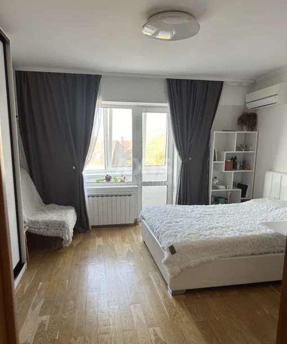 2k apartment vul. Myhajla Maksymovycha 24
