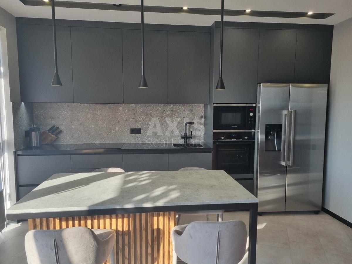 3k apartment vul. Lypkivs'kogo Vasylja Mytropolyta 16Г0