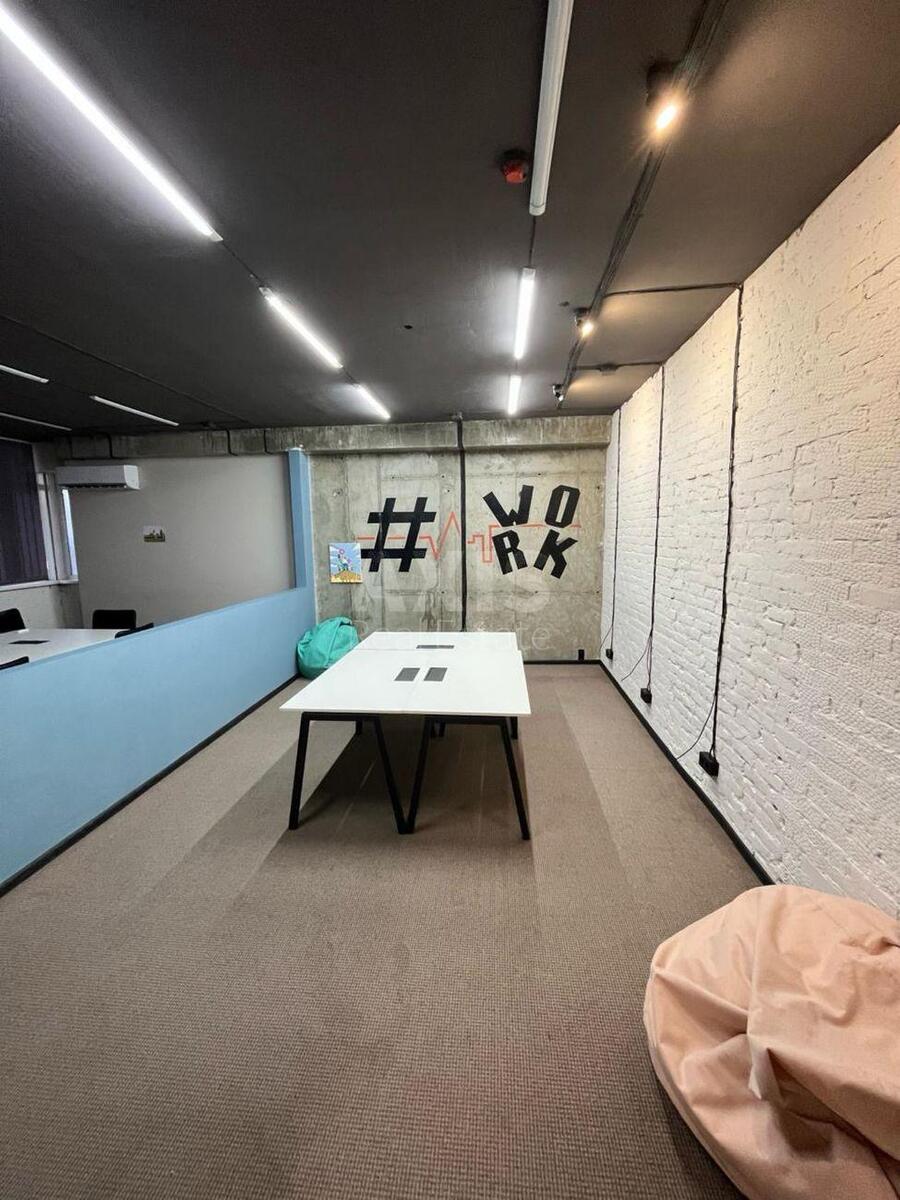 Office vul. Jevgena Konoval'cja 44А, 164m210