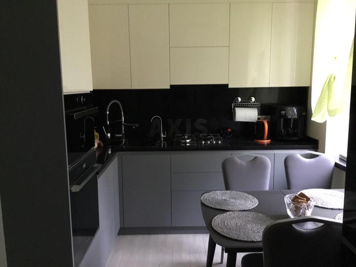 2k apartment vul. Sikors'kogo Igorja Aviakonstruktora 4Б