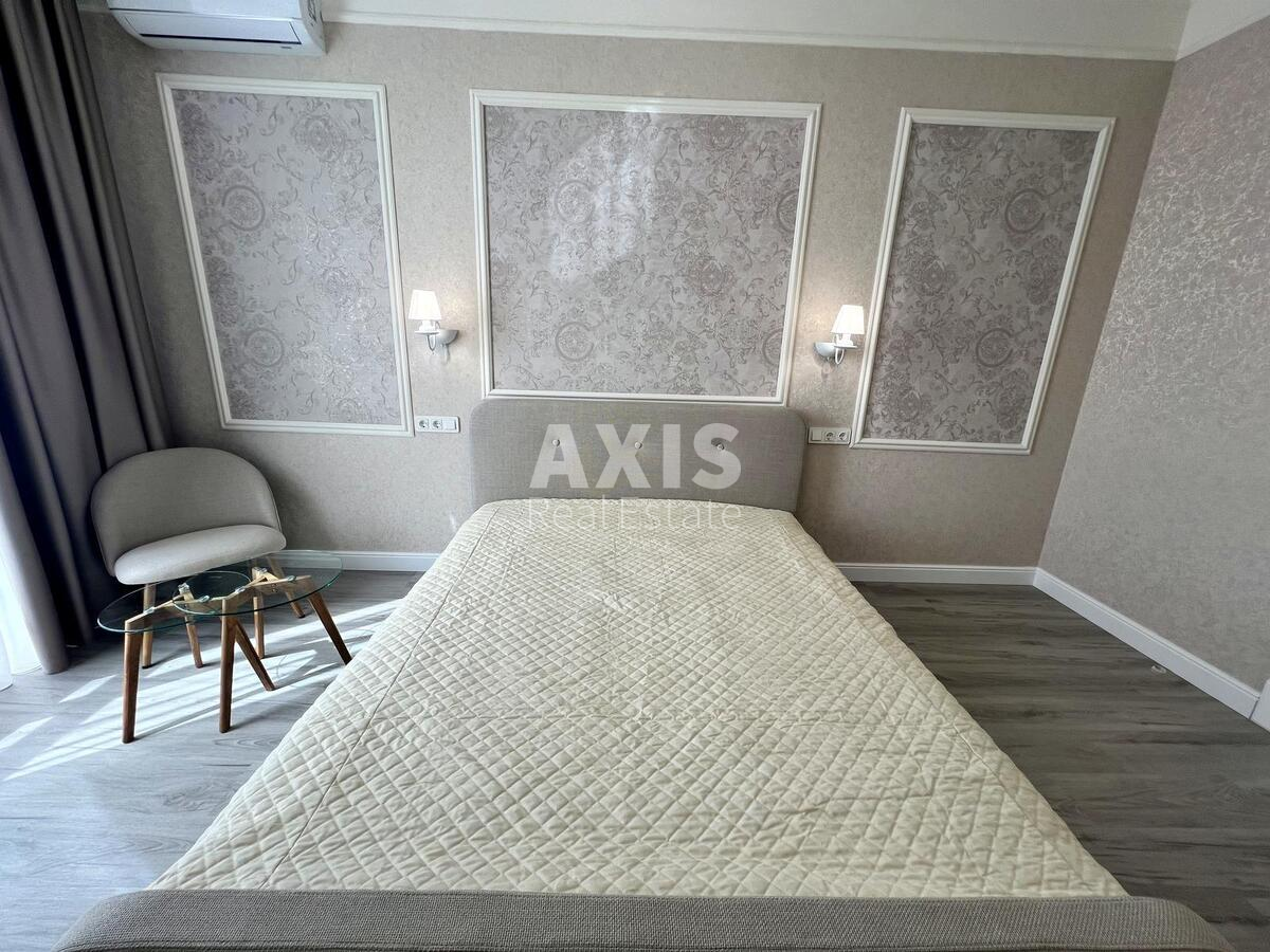 1k apartment vul. Bul'varno-Kudrjavs'ka 15А594221