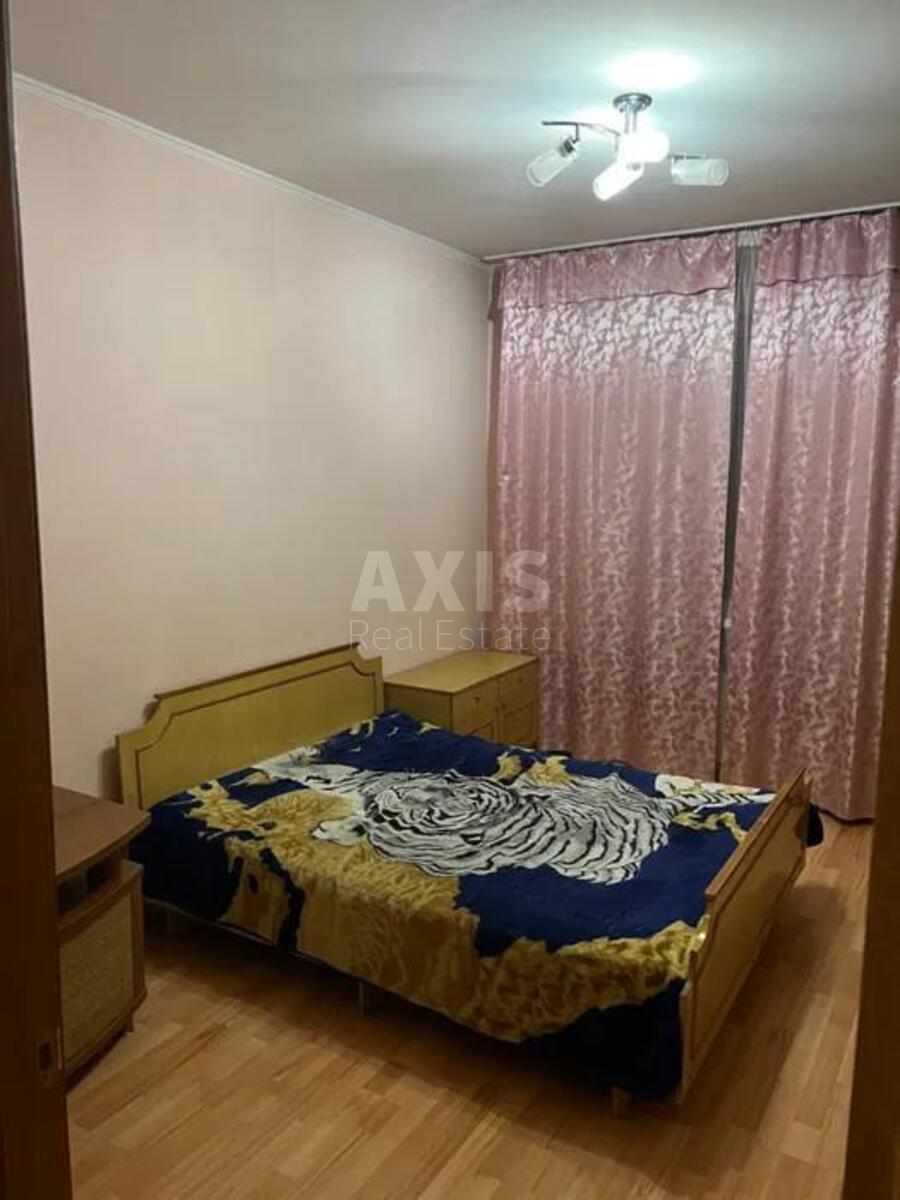 2к квартира ул. Ахматовой Анны 19564056