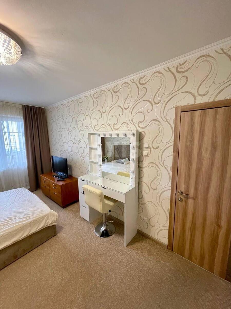 1k apartment vul. Urlivs'ka 19564353