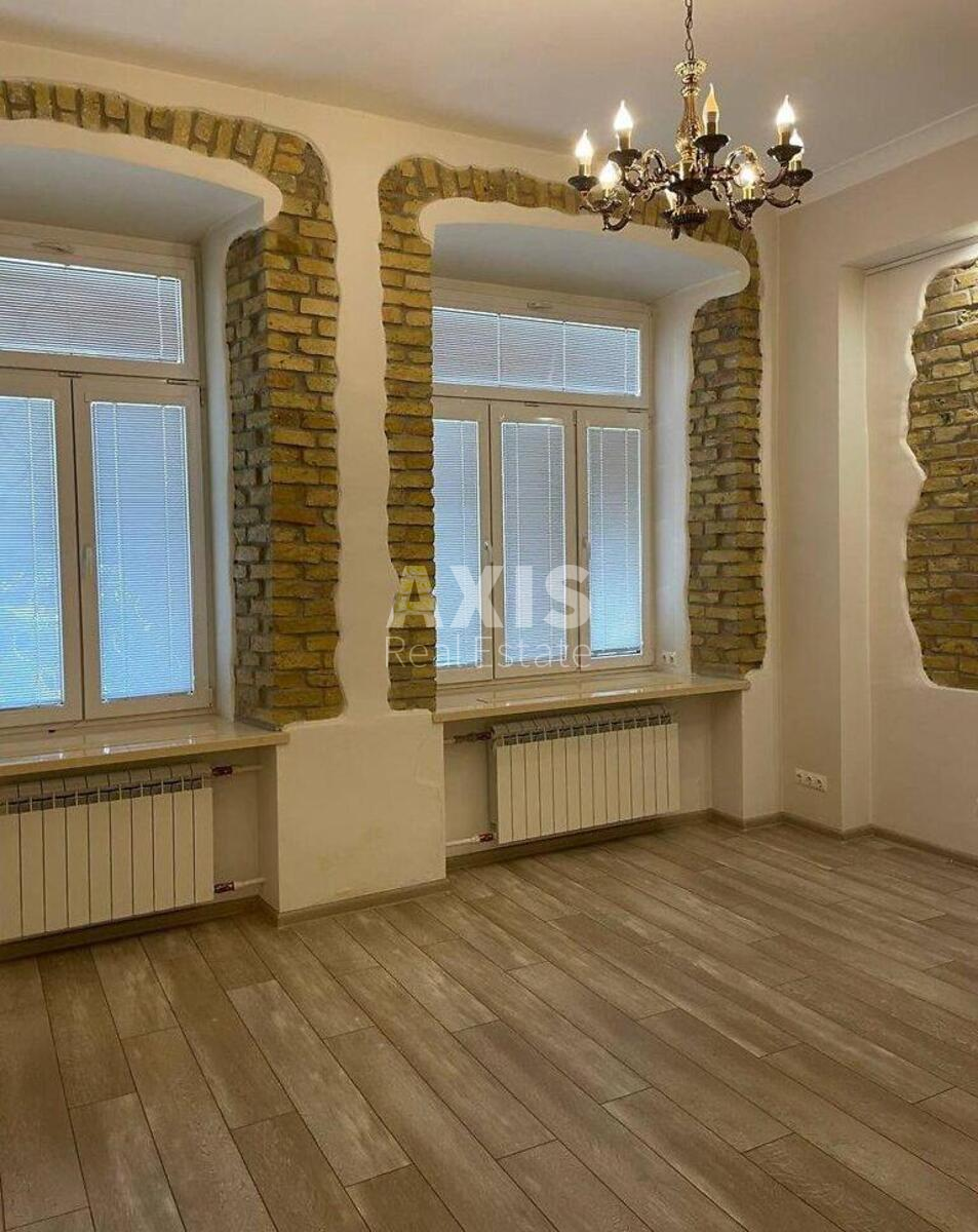 4k apartment uzv. Krutyj 5578640