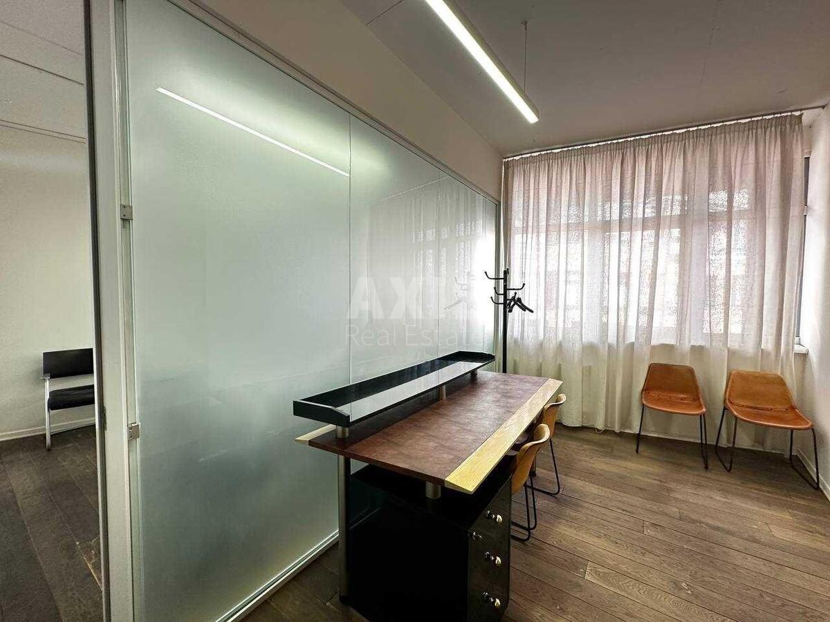 Office bul. Lesi Ukrai'nky 23, 232m25725711