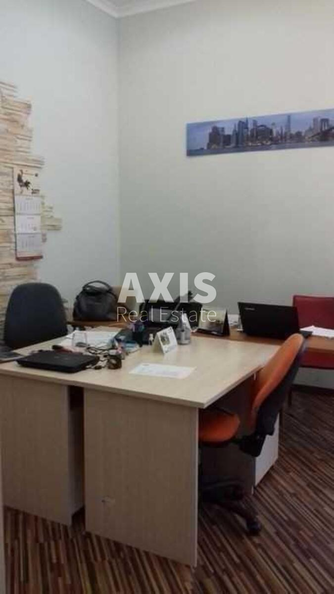 Office vul. Saksagans'kogo 49, 90m23