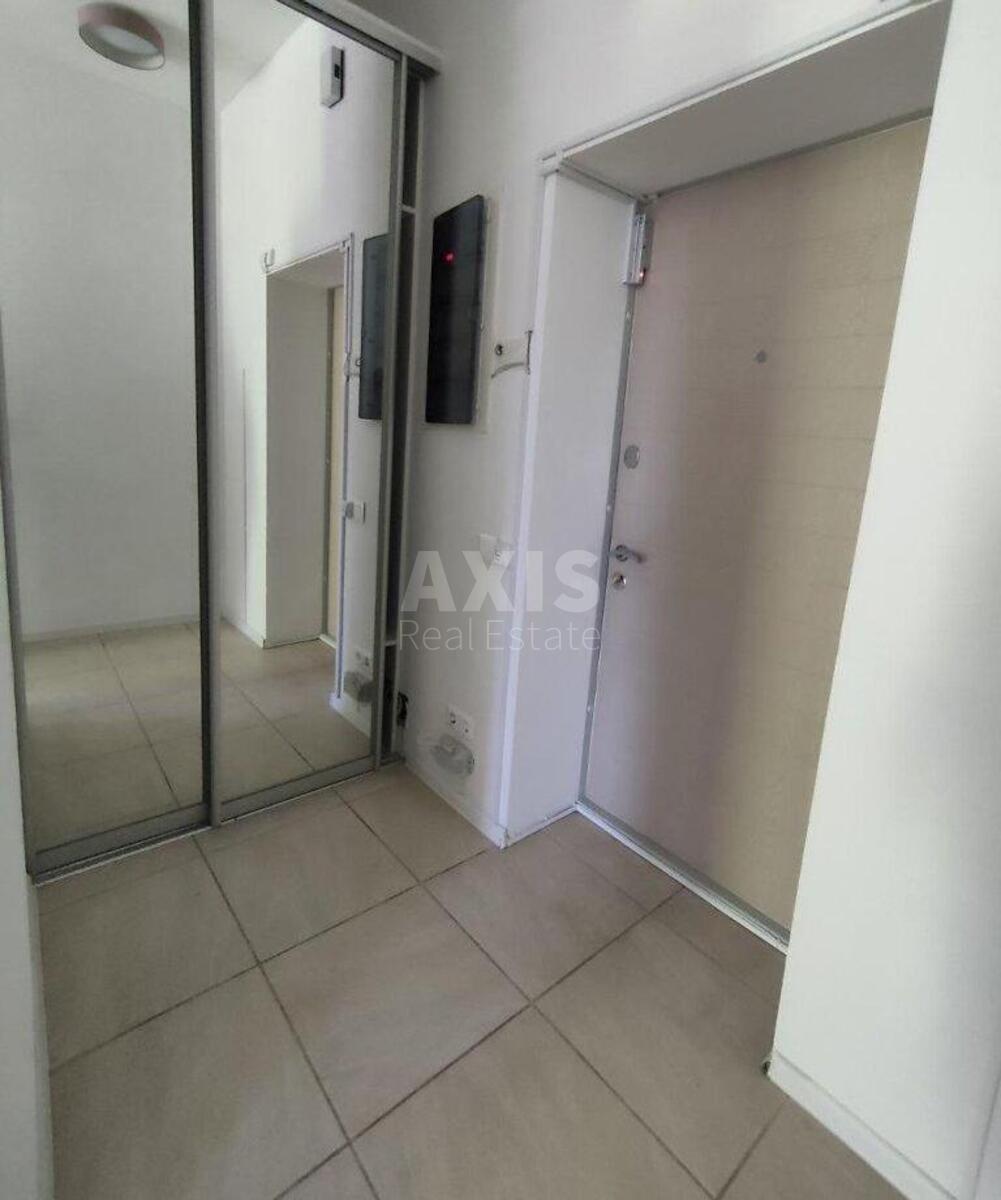 Офис ул. Академика Ефремова 8А, 174м25