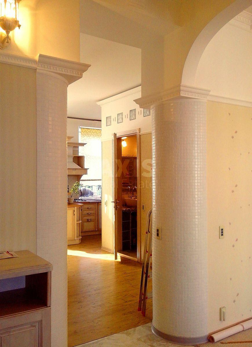 3k apartment vul. Gusovs'kogo 12/73