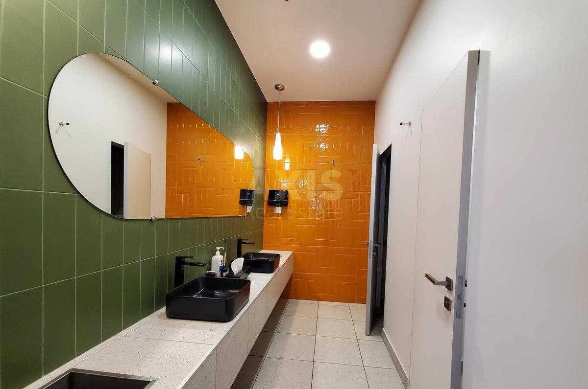 Office vul. Baggovutivs'ka 23, 179m27