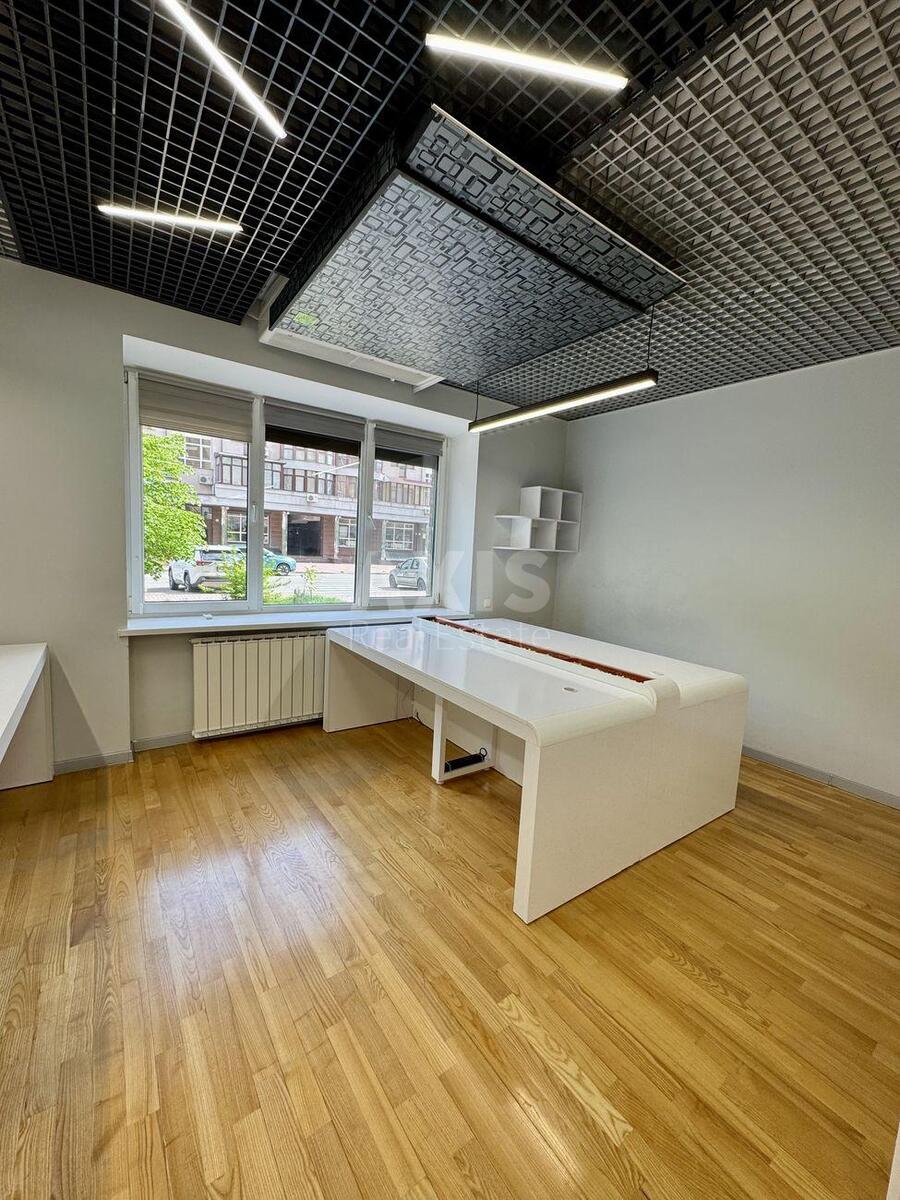 Office pr-t Geroi'v Stalingrada 8, 120m210