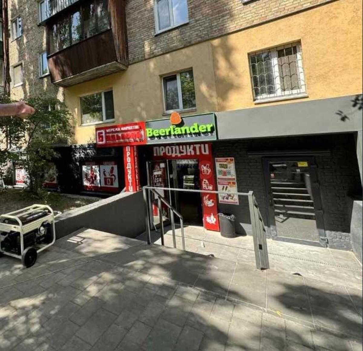 Объект торговли ул. Антонова Авиаконструктора 20, 69м2