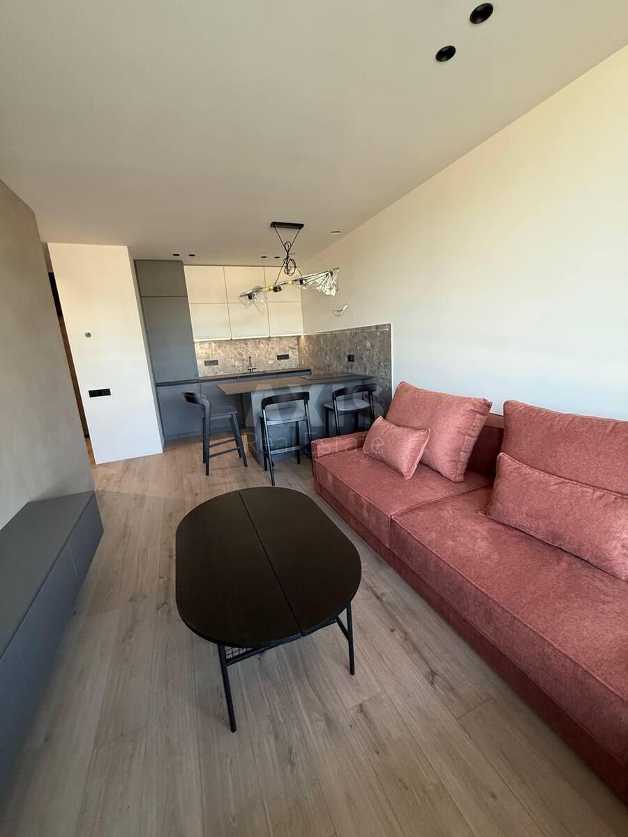 1k apartment vul. Saljutna 2Б5