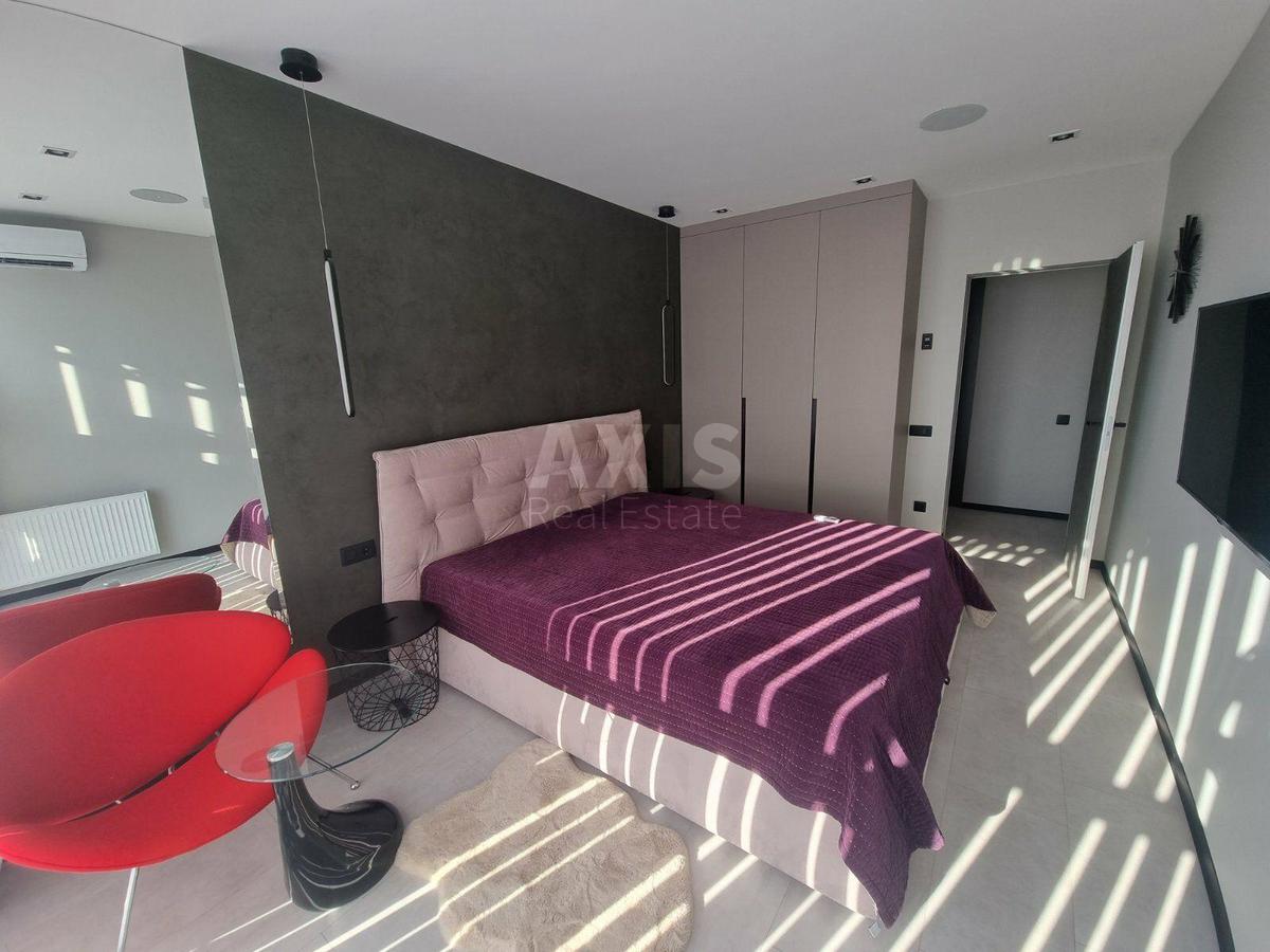 3k apartment vul. Lypkivs'kogo Vasylja Mytropolyta 16Г4