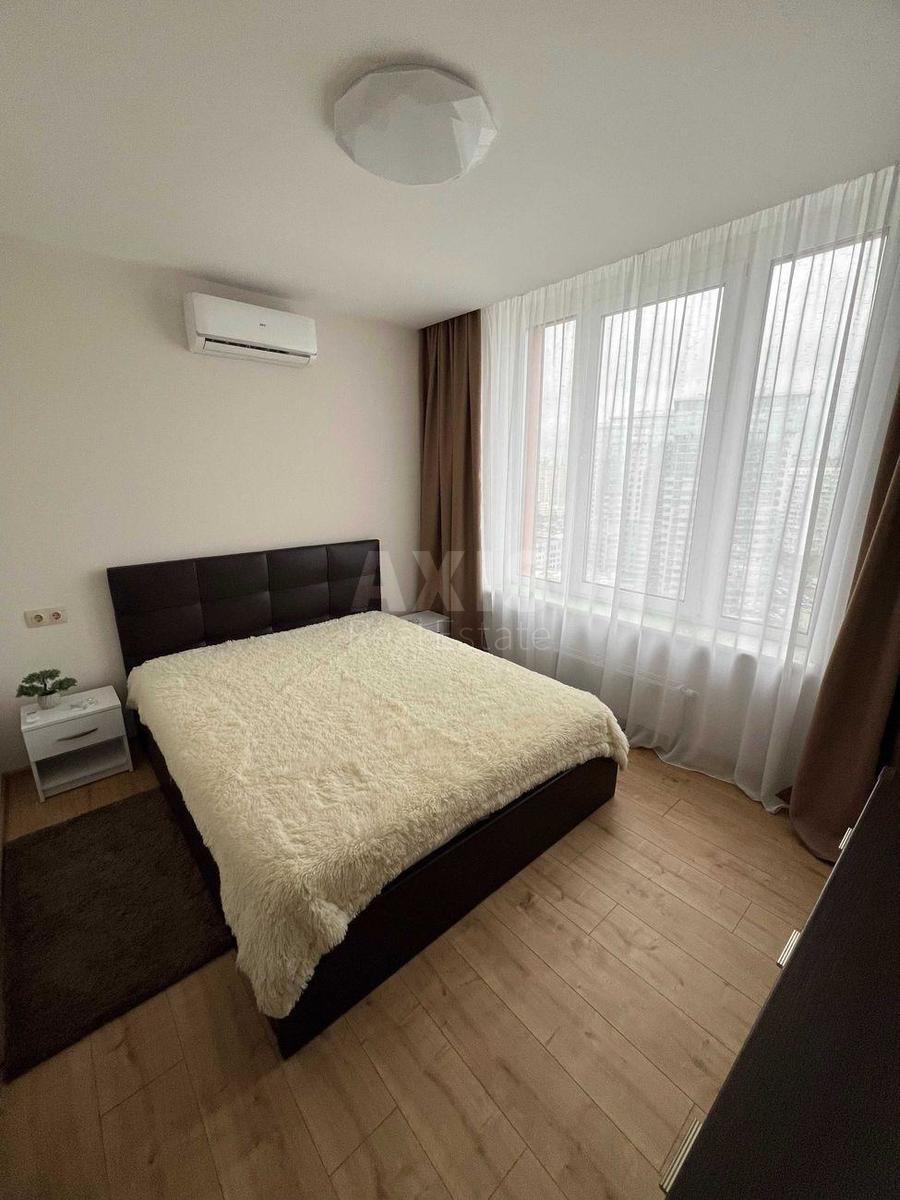 2k apartment nab. Dniprovs'ka 18