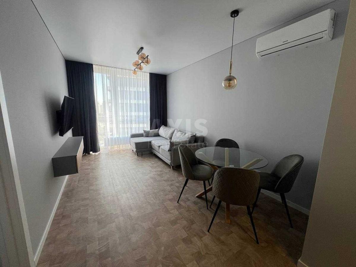 1k apartment nab. Dniprovs'ka 151