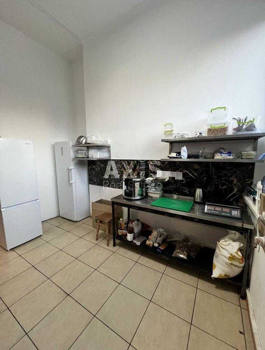 Service object vul. Oleny Pchilky 6, 83m2330385