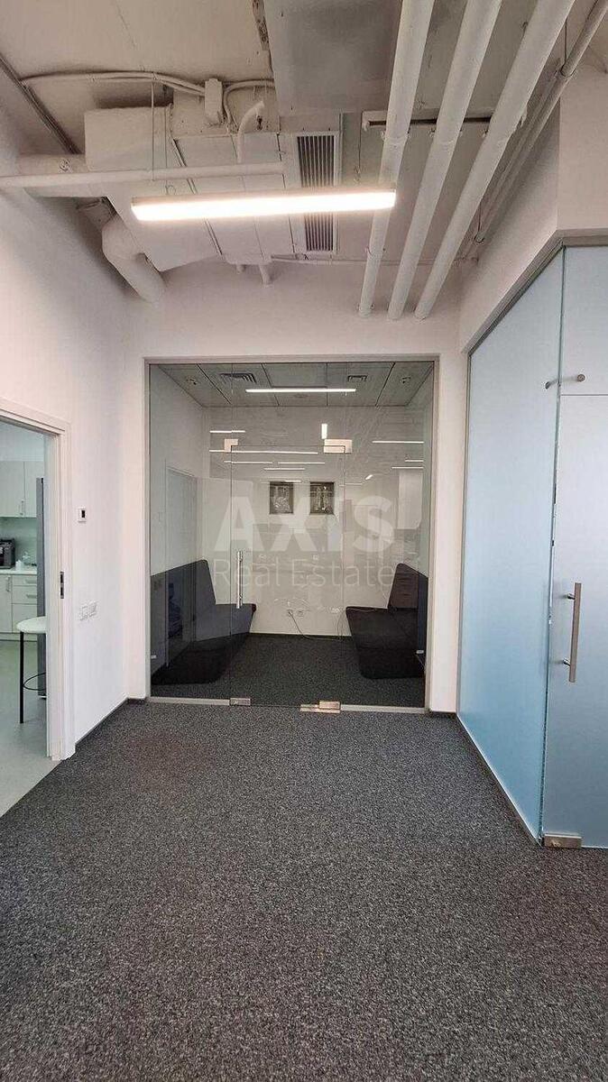 Office vul. Moskovs'ka 32/2, 200m24
