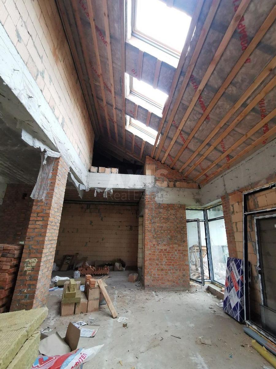 Дoм ул. Богатырская, 235м2, город Киев0