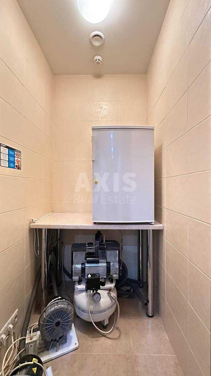 Trade object vul. Kost'ol'na 10, 96m24