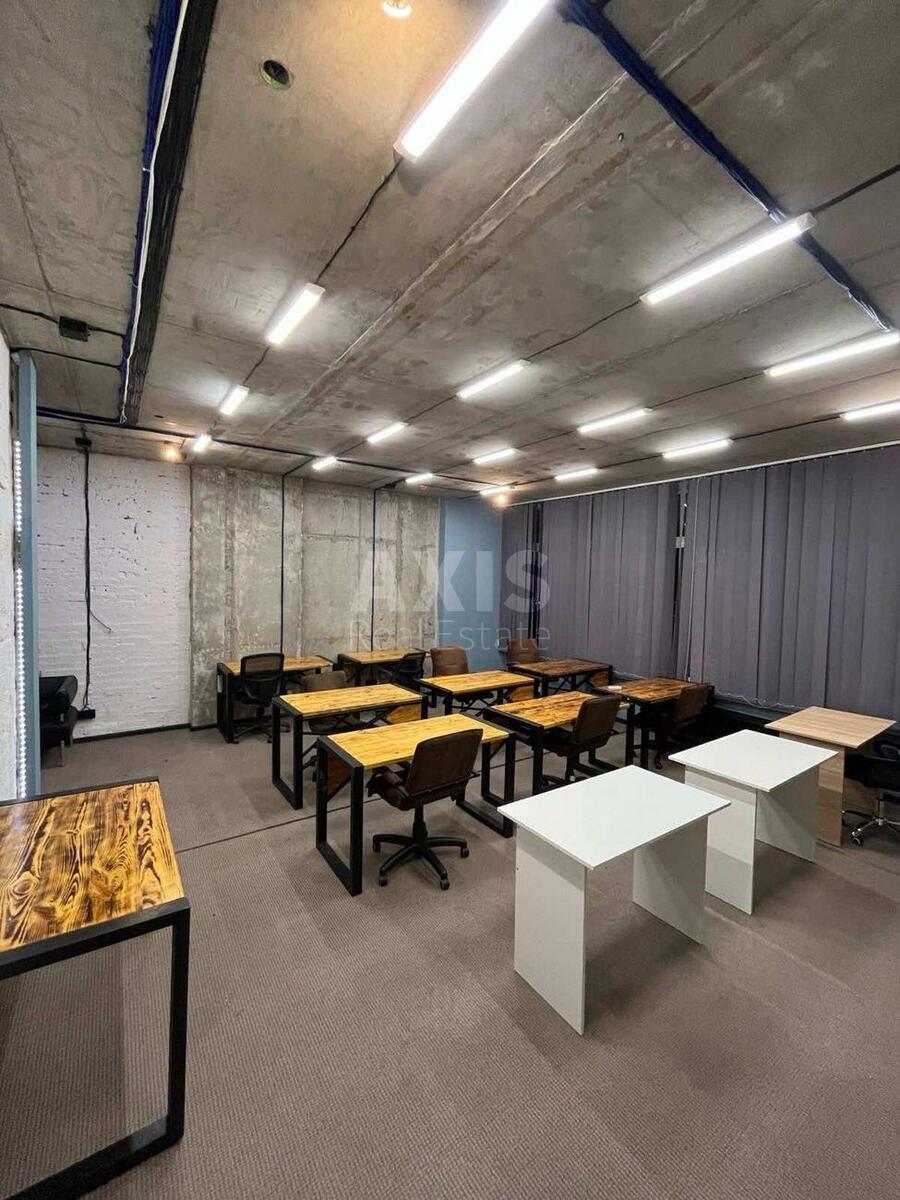 Офис ул. Евгения Коновальца 44А, 164м211
